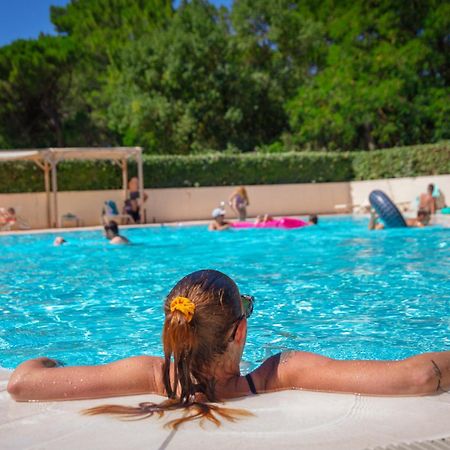 Camping La Sousta**** Remoulins Kültér fotó