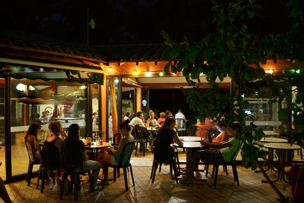 Camping La Sousta**** Remoulins Kültér fotó