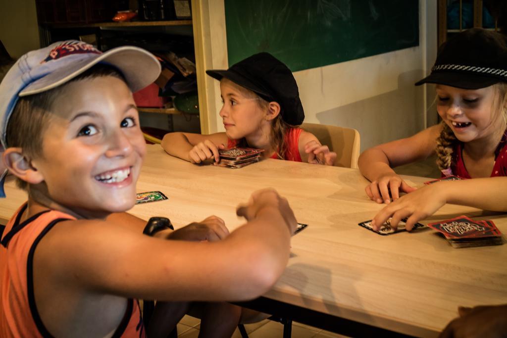 Camping La Sousta**** Remoulins Kültér fotó